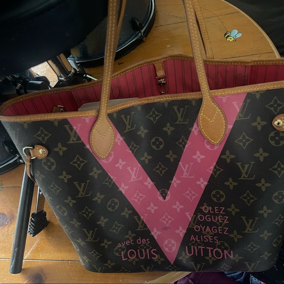 🔥 Trade Only 🔥Limited Edition LV V Neverfull MM - Picture 5 of 5